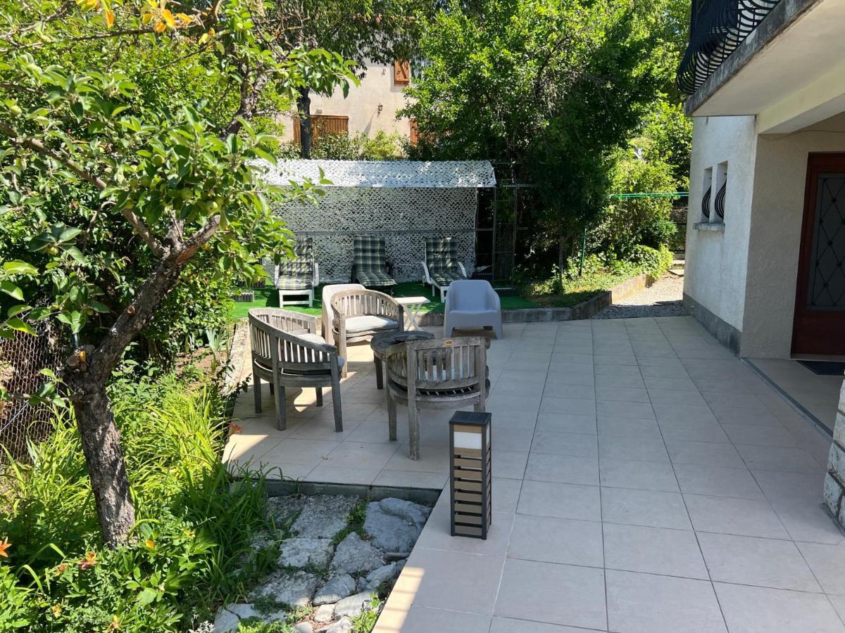Bnb Castellane Chambre D'Hotes B&B Exterior foto