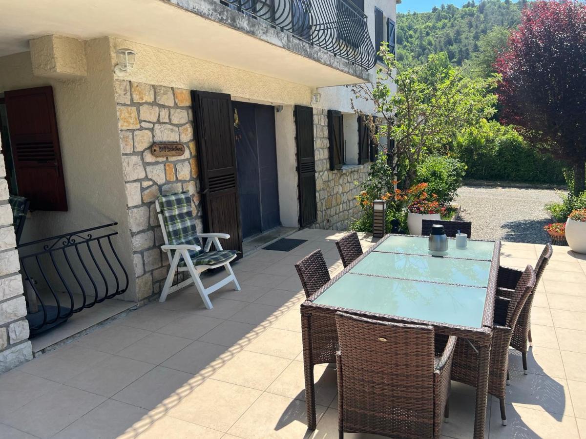 Bnb Castellane Chambre D'Hotes B&B Exterior foto